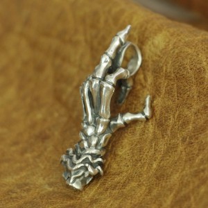 Middel vinger skull hanger - 925 zilver