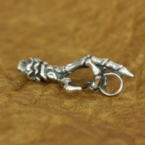 Middel vinger skull hanger - 925 zilver