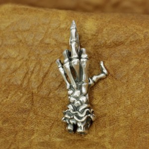 Middel vinger skull hanger - 925 zilver