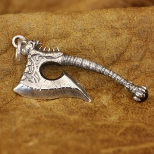 Gorehowl – Hellscream Axe Pendant (World of Warcraft)