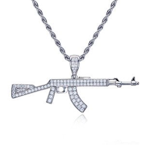Luxe AK-47 hanger met 84 Moissanite