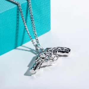 Revolver hanger met 170 Moissanite stenen