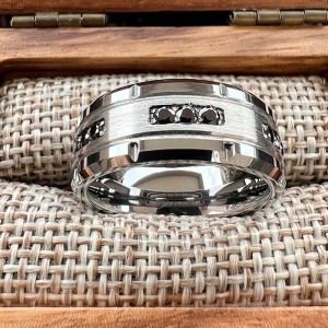 Trouwringen - Julian