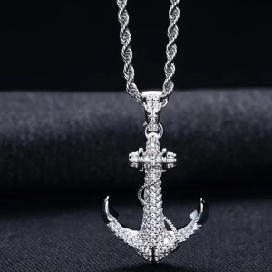 Anker hanger met 154 moissanite stenen