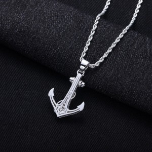 Anker hanger met 154 moissanite stenen